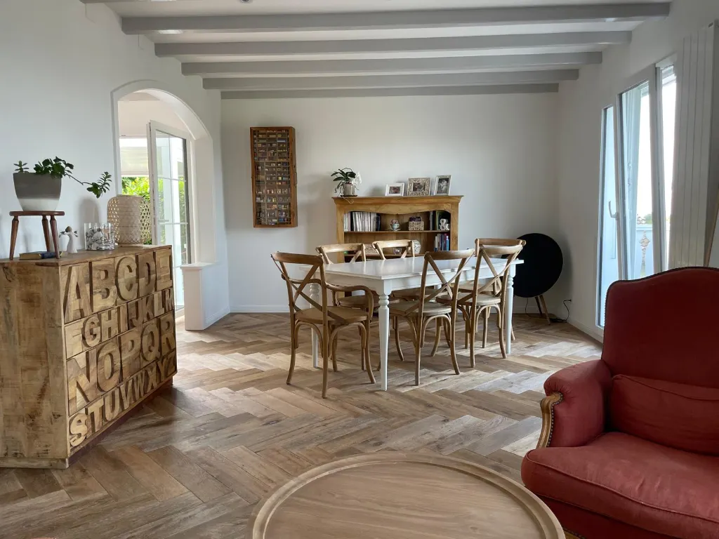 APRÈS